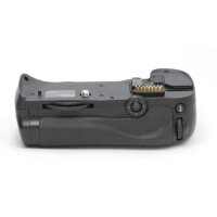 Minadax Profi Batteriegriff fuer Nikon D700, D300s, D300 - ersetzt MB-D10 fuer 1 zusaetzlichen EN-EL3e Akku oder 8 AA Batterien + 1x Infrarot Fernbedienung!