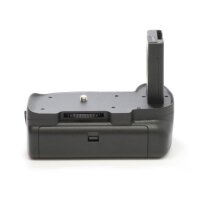 Minadax Profi Batteriegriff kompatibel mit Nikon D5300, D5200, D5100, inklusiv 1x Neopren Handgelenkschlaufe - hochwertiger Handgriff mit Hochformatauslöser - für 2x EN-EL14 Akkus